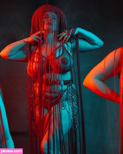 MissDeadlyRed - Image