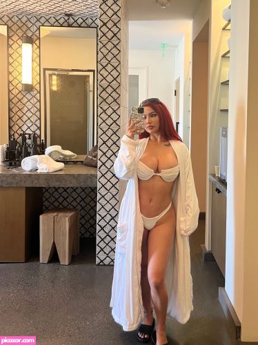 Ashley Vee - Image