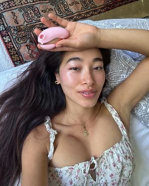 Hitomi mochizuki - Thumb