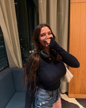 JazmineSinging - Thumb