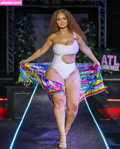 Pamela Alexandra - Image
