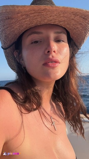 bella-thorne photo #817 photo n 817
