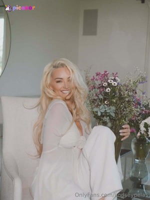 lindsey-pelas photo #2792 photo n 2792