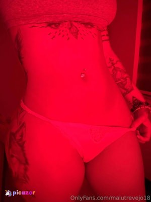 Malu Trevejo N239
