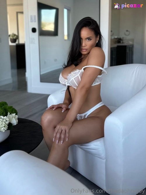 DaphneJoy  - Image