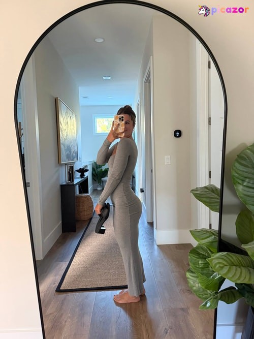 Corina_907 - Image