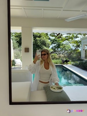Natasha Oakley N19
