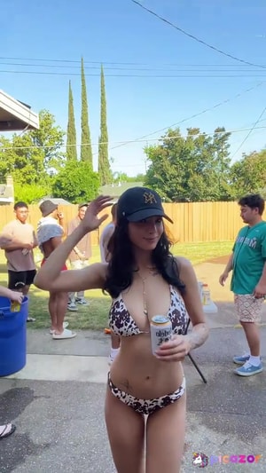 ari-nicholle-gold video #34 photo n 34
