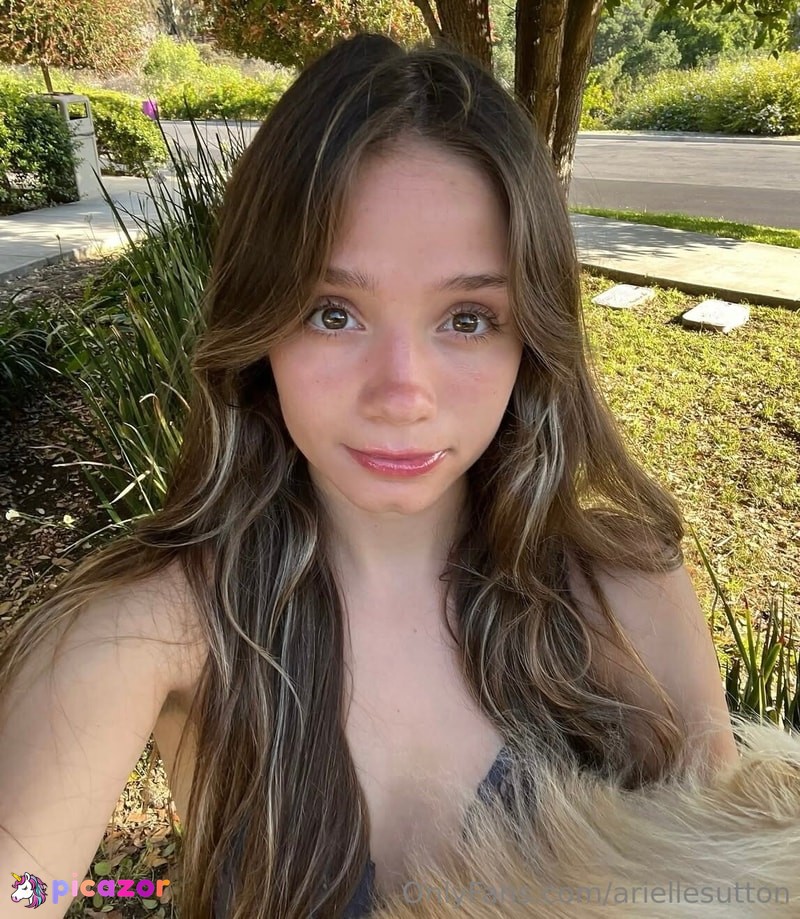 ariellesutton N32
