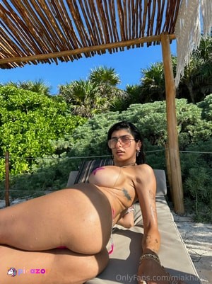 mia-khalifa photo #1125 photo n 1125