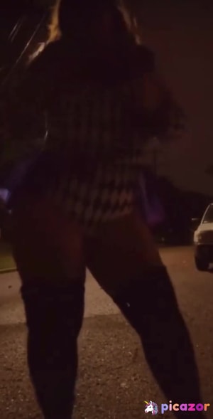 Stepstool Sarah - Thumb