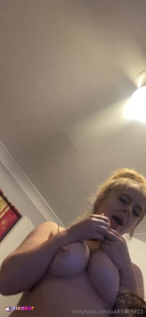 queenbrxee - Thumb