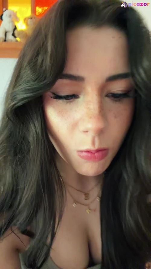 Mikayla Campinos - Image