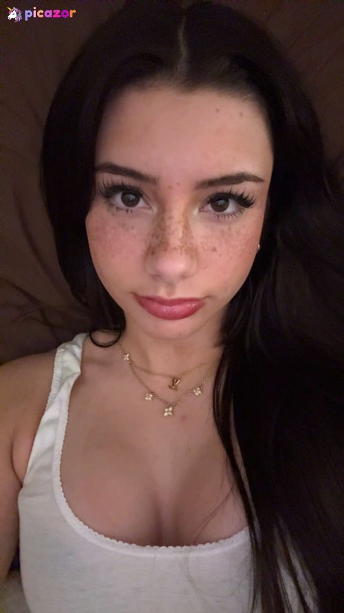 Mikayla Campinos - Image