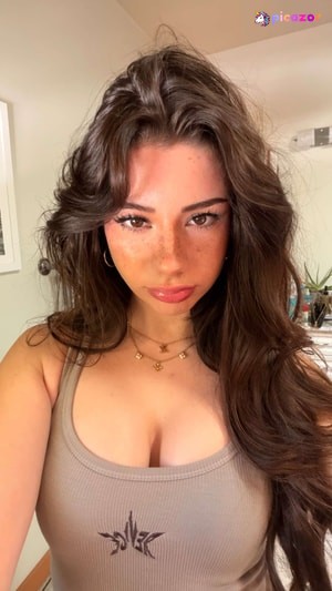 Mikayla Campinos - Thumb