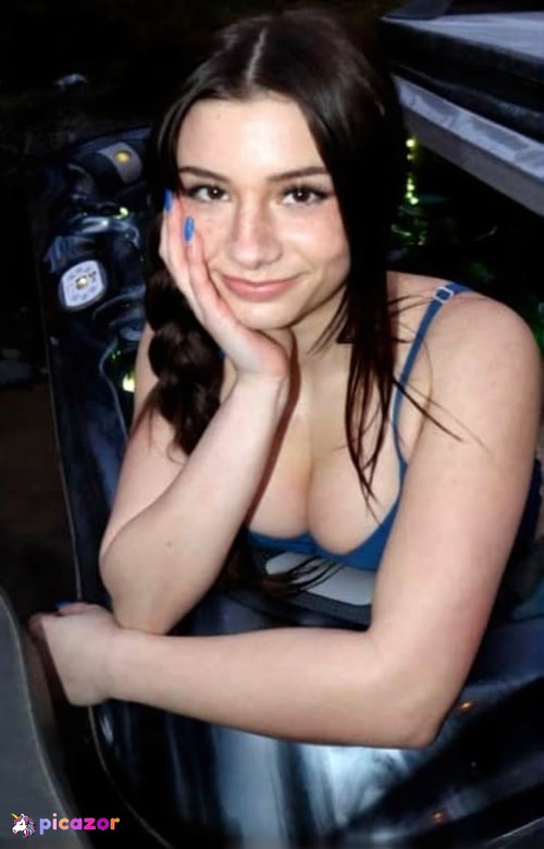 Mikayla Campinos - Image