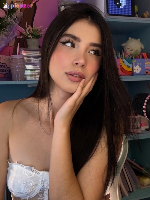 Luisa Valencia - Image