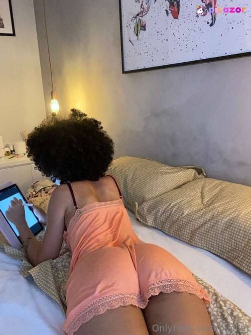Miss Flat - Image