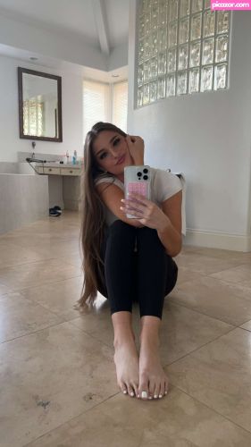 Brooke Monk - Image
