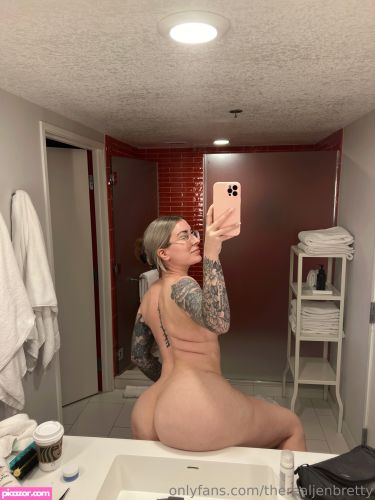Jen Brett - Image