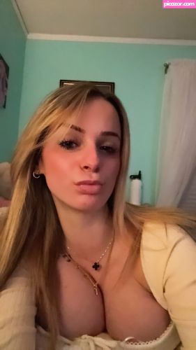 Kaitlyn Krems - Image