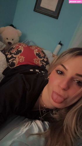 Kaitlyn Krems - Image