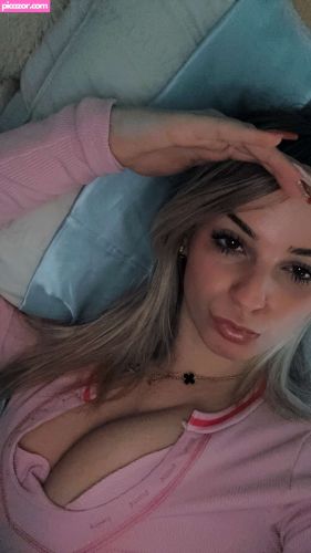 Kaitlyn Krems - Image