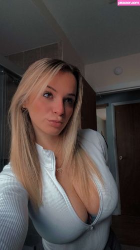Kaitlyn Krems - Image