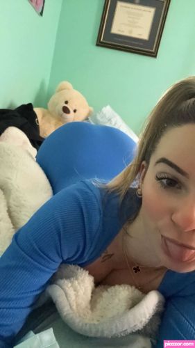 Kaitlyn Krems - Image