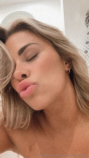 Paige Vanzant - Thumb