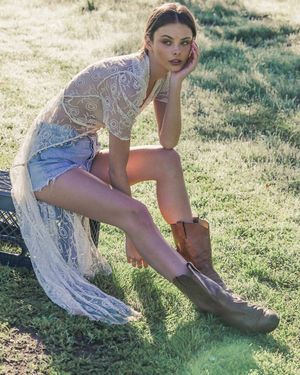meika-woollard-1 photo #26 photo n 26