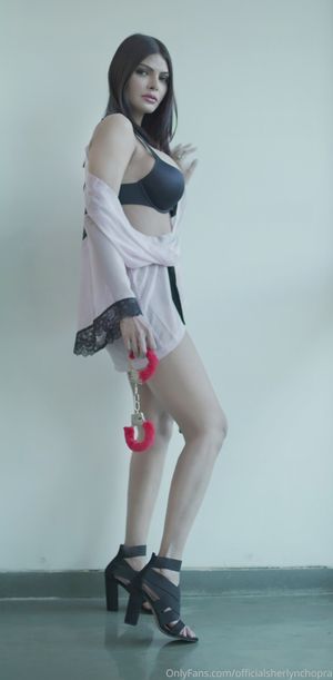 sherlyn-chopra-1 photo #15 photo n 15