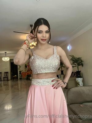 sherlyn-chopra-1 photo #12 photo n 12