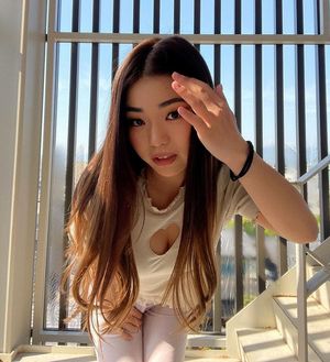 Yuki pinkymoon - Thumb