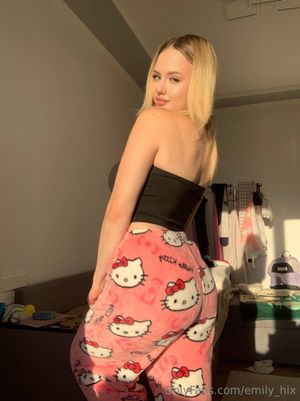 emily-hix-1 photo #2 photo n 2