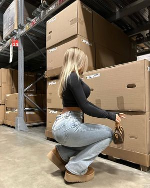 claudiaisabellaa  - Thumb