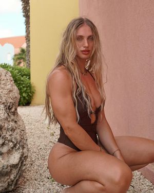 Guusje Van Geel - Thumb