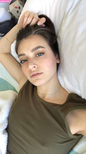 Jessica Clements - Image