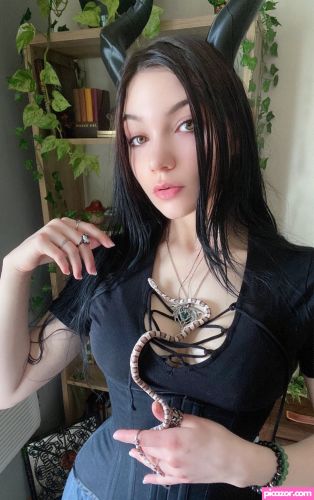 Esther Lynnrie - Image