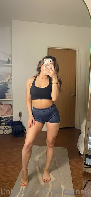 elliebunniexo N6