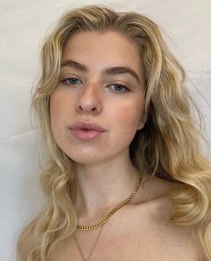 anais-gallagher photo #5 photo n 5