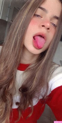 Yiyi Castelli  - Image