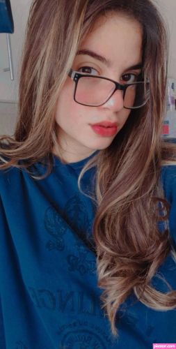 Yiyi Castelli  - Image