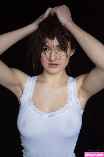 Chloe Bonhaure  - Image