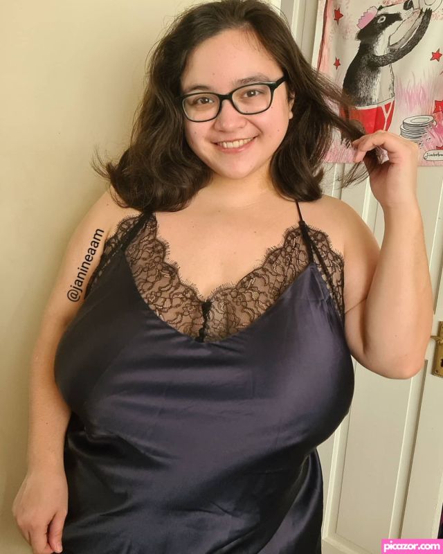 janineaam N29