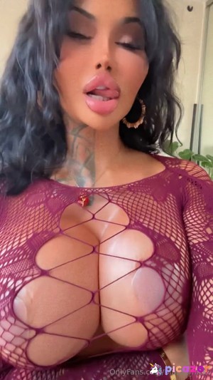 bimbo_nicki video #4 photo n 4