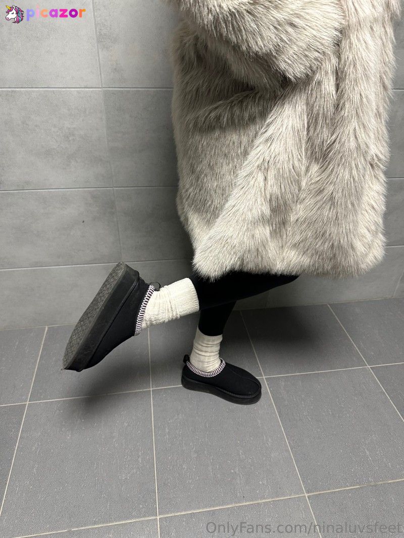 ninaluvsfeet N1