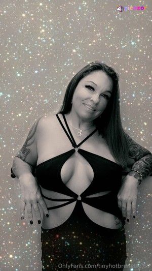 tinyhotbrunette-69 photo #2 photo n 2