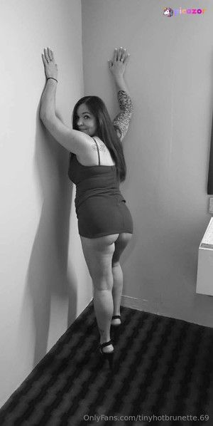 tinyhotbrunette-69 photo #4 photo n 4