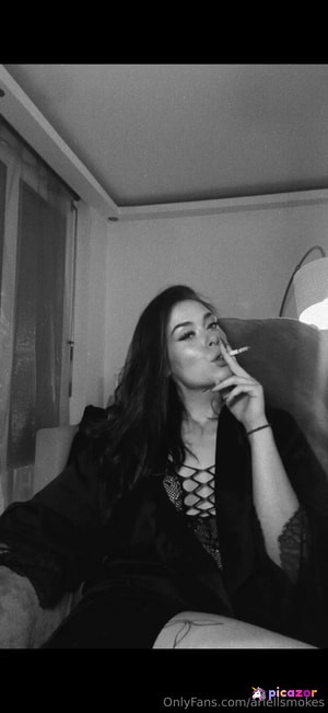 ariiel-smokes photo #22 photo n 22